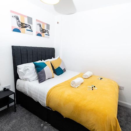 Greenbourne - 4 Bedrooms Sleeps 8 Free Parking Гейтсхед Экстерьер фото