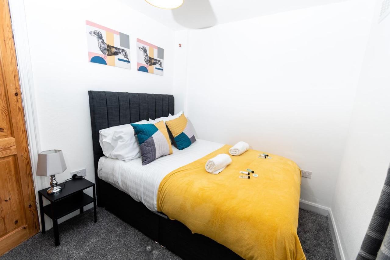 Greenbourne - 4 Bedrooms Sleeps 8 Free Parking Гейтсхед Экстерьер фото