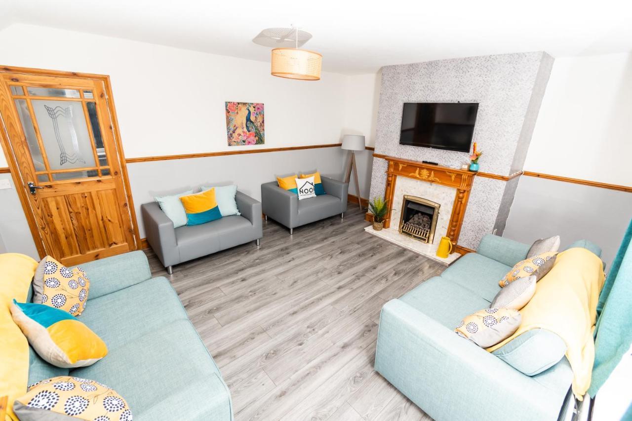 Greenbourne - 4 Bedrooms Sleeps 8 Free Parking Гейтсхед Экстерьер фото