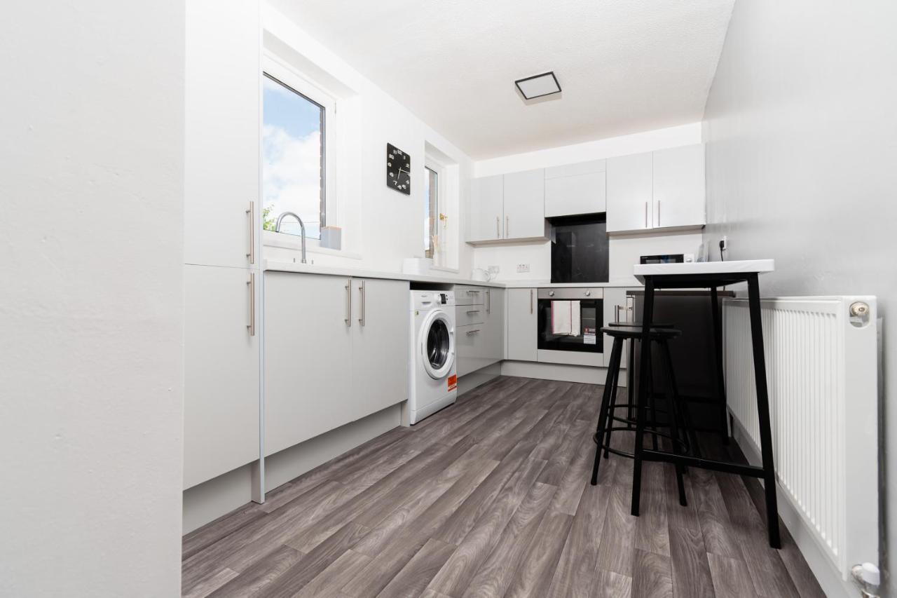 Greenbourne - 4 Bedrooms Sleeps 8 Free Parking Гейтсхед Экстерьер фото