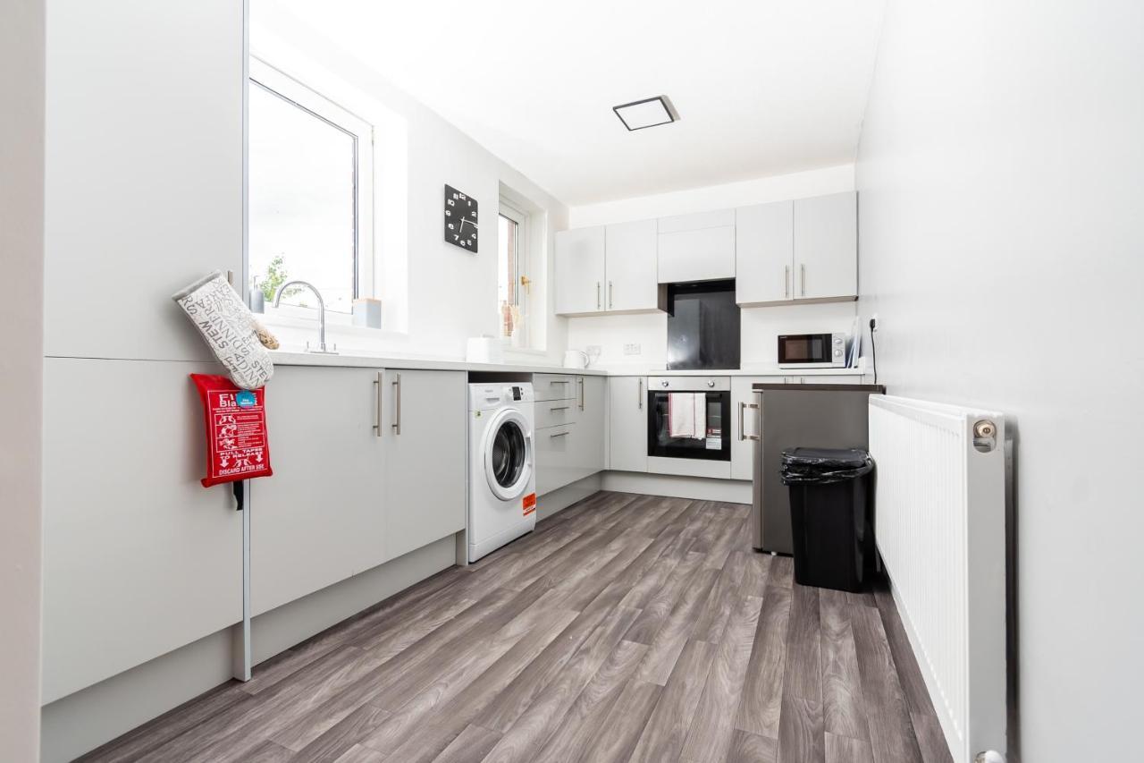 Greenbourne - 4 Bedrooms Sleeps 8 Free Parking Гейтсхед Экстерьер фото