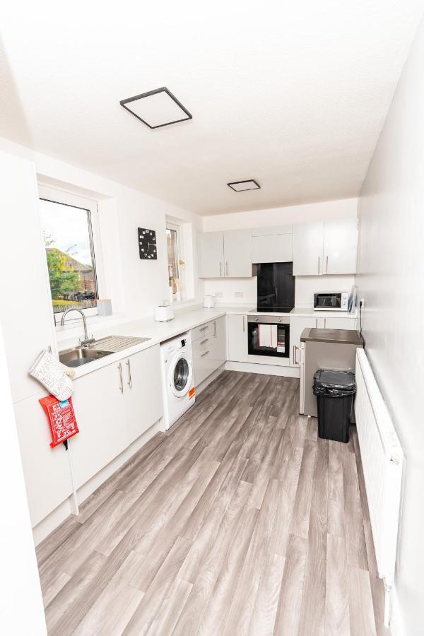Greenbourne - 4 Bedrooms Sleeps 8 Free Parking Гейтсхед Экстерьер фото