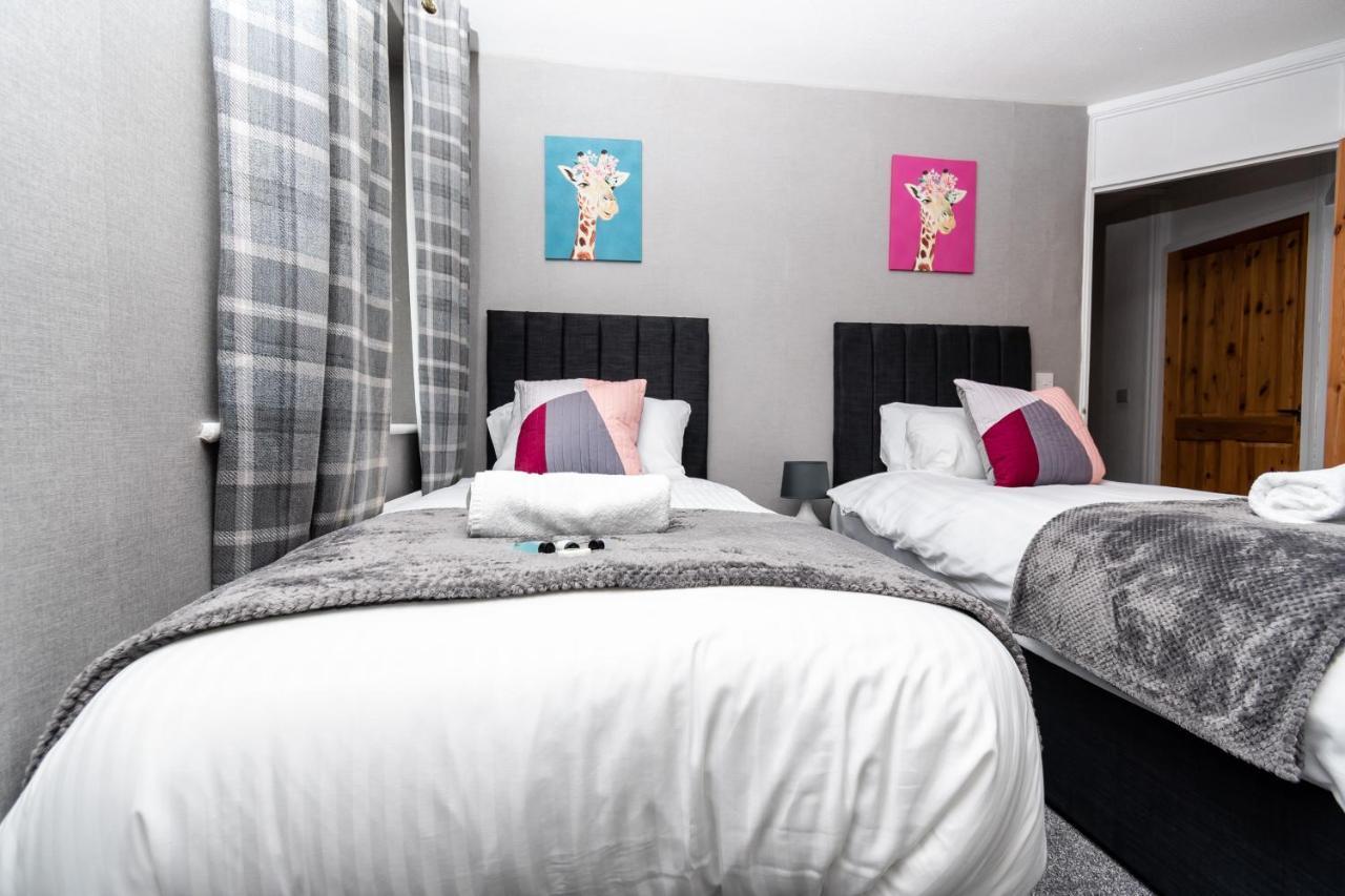 Greenbourne - 4 Bedrooms Sleeps 8 Free Parking Гейтсхед Экстерьер фото