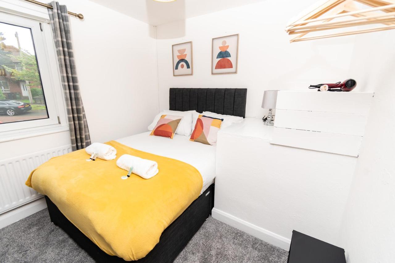 Greenbourne - 4 Bedrooms Sleeps 8 Free Parking Гейтсхед Экстерьер фото