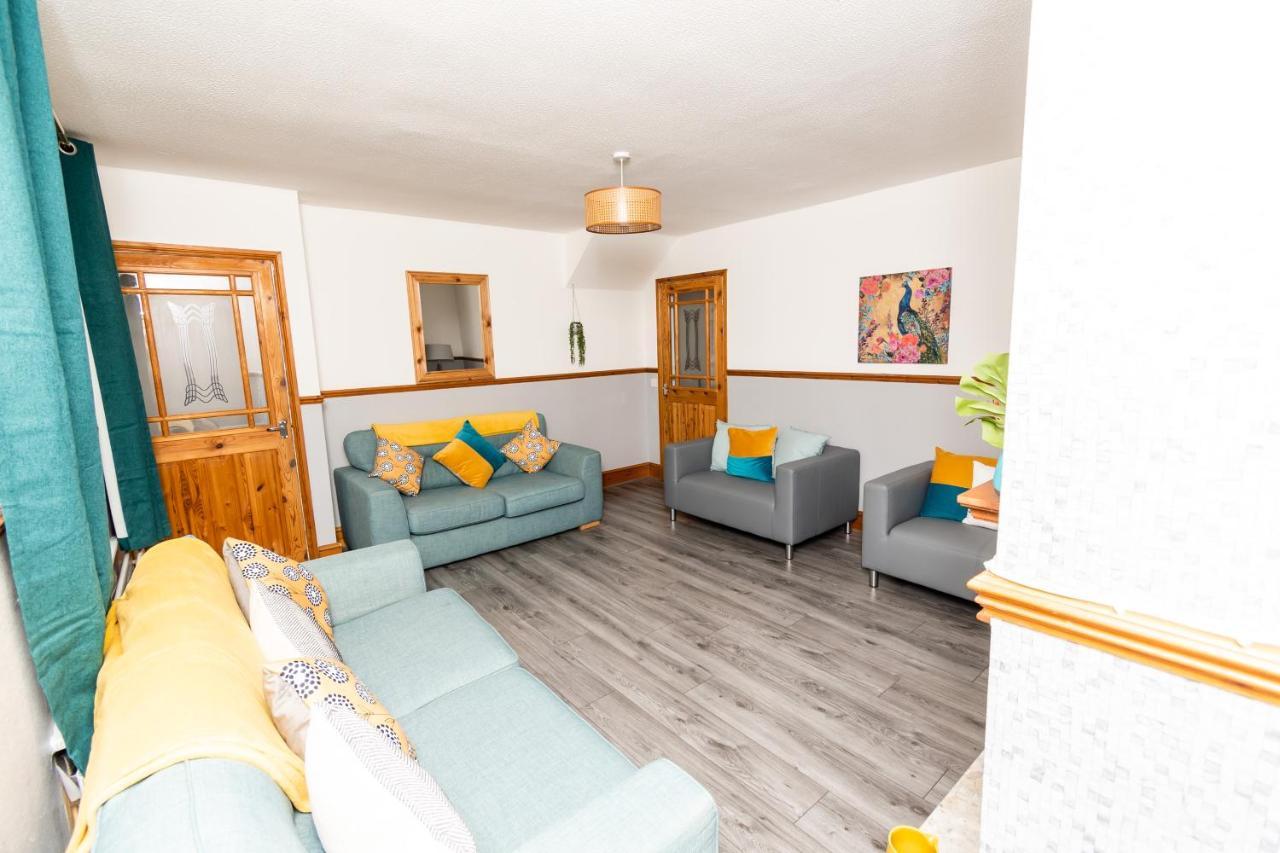 Greenbourne - 4 Bedrooms Sleeps 8 Free Parking Гейтсхед Экстерьер фото