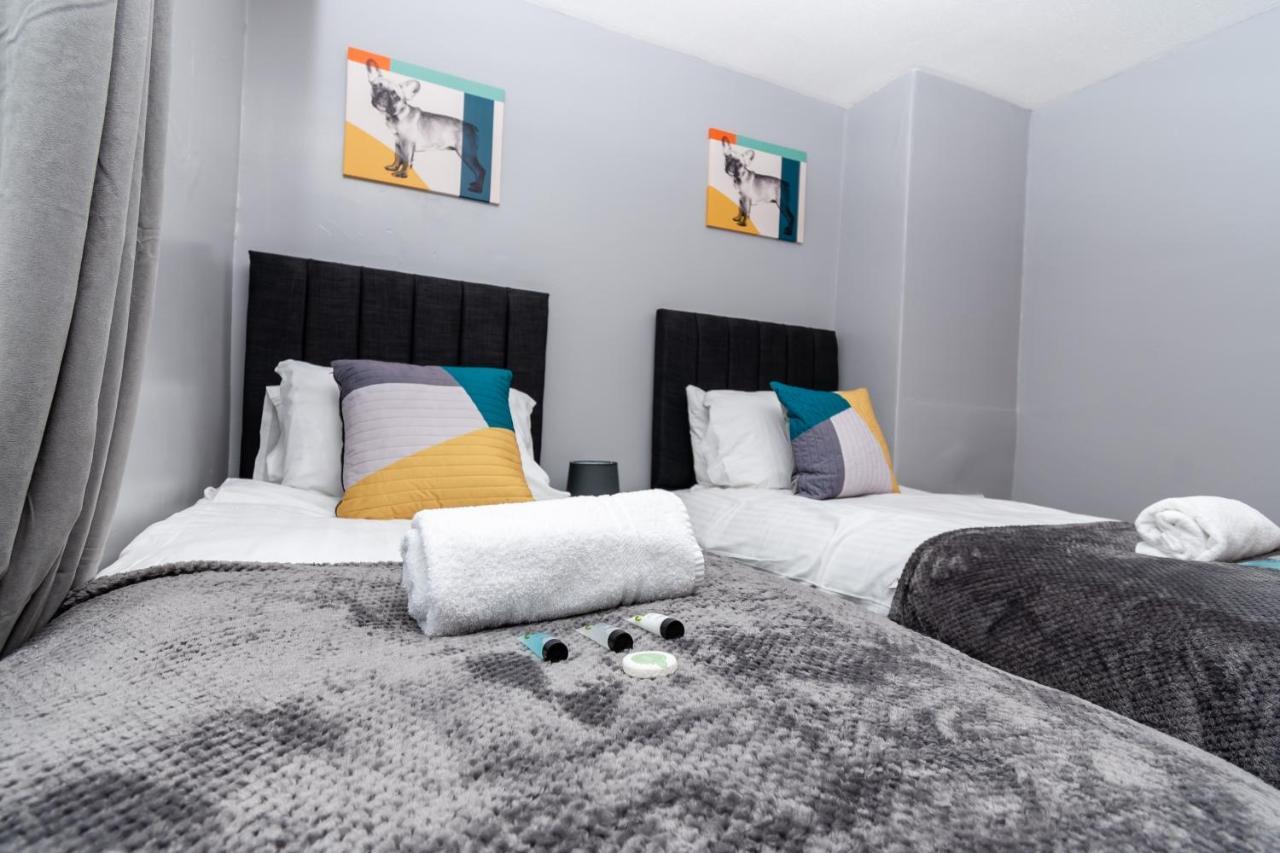 Greenbourne - 4 Bedrooms Sleeps 8 Free Parking Гейтсхед Экстерьер фото