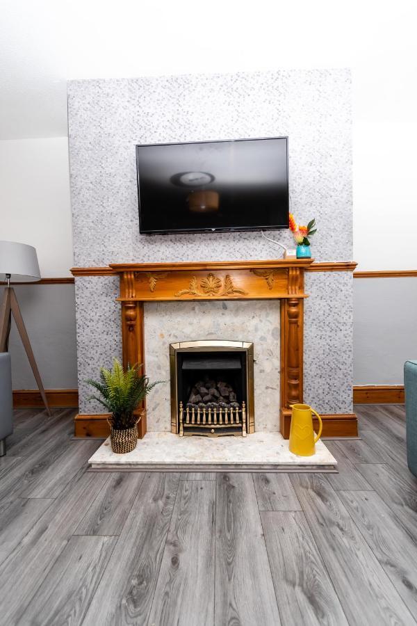 Greenbourne - 4 Bedrooms Sleeps 8 Free Parking Гейтсхед Экстерьер фото